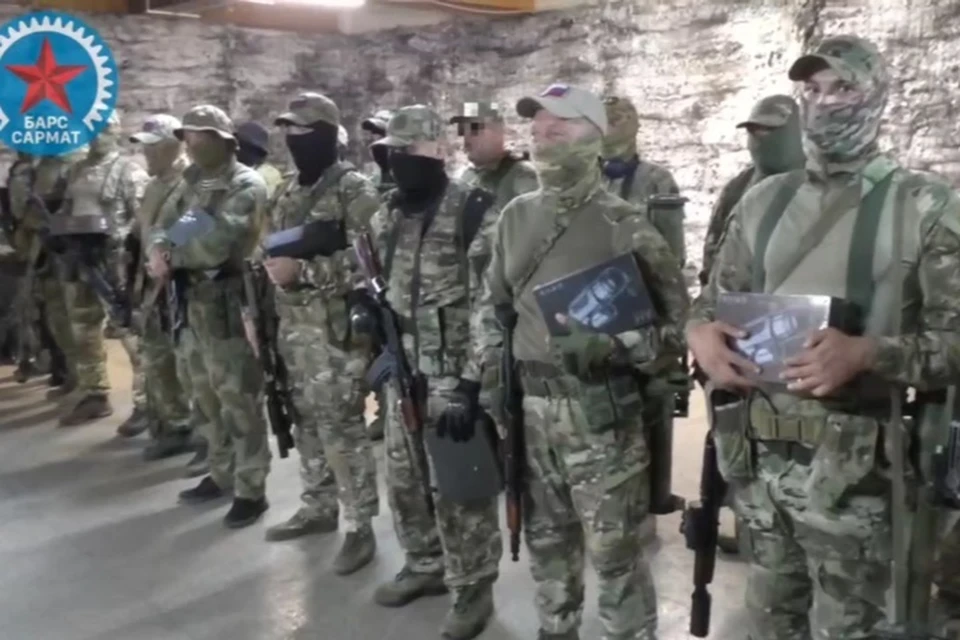 Отряд "Барс-Сармат" получил прицелы и автомобиль "УАЗ-Патриот" от властей региона. Фото: тг-канал Евгения Балицкого