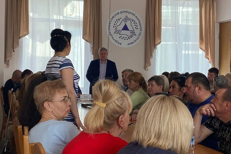 Глава Правительства ДНР Андрей Чертков встретился с предпринимателями и членами отраслевого профсоюза. Фото: ТГ/Чертков