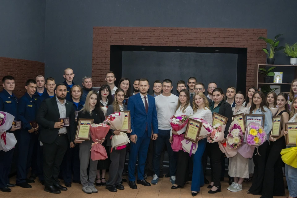 В Республике высоко оценили старания молодежи. Фото: Министерство молодежной политики ДНР