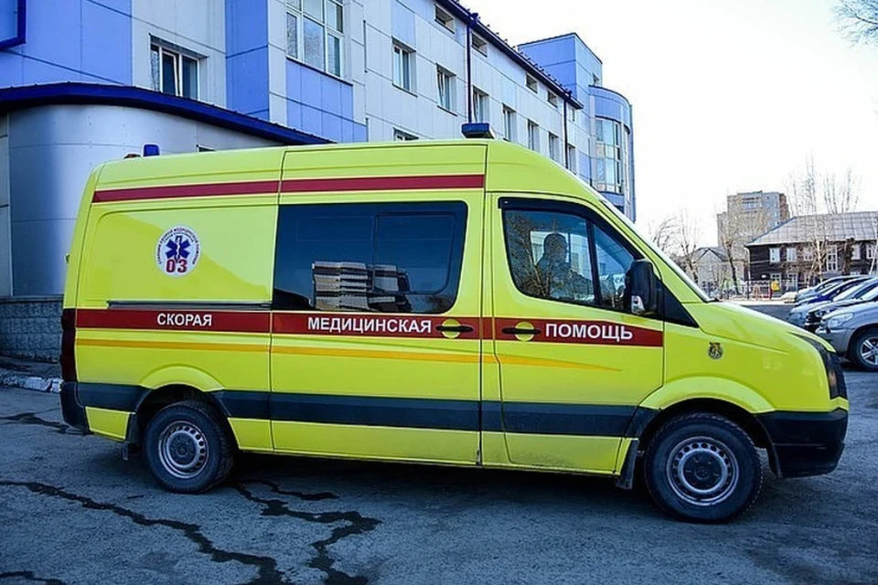 Ребенка увезли с переломами в больницу.