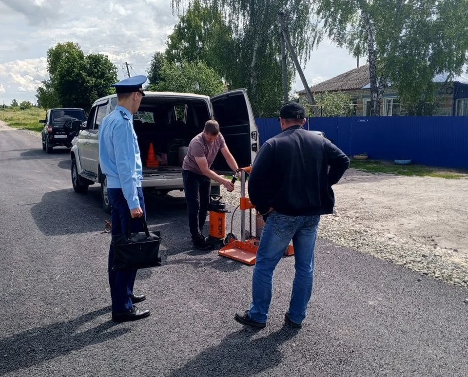 В Ульяновской области по нацпроекту ремонтируются дороги. Фото прокуратура Ульяновской области