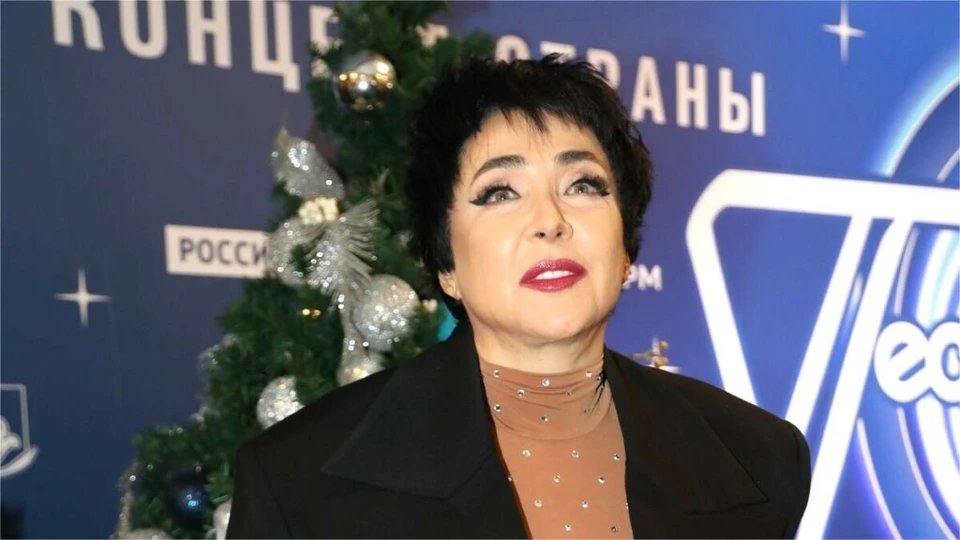 Певица Лолита вспомнила, что Трамп затаскивал ее в лимузин после казино