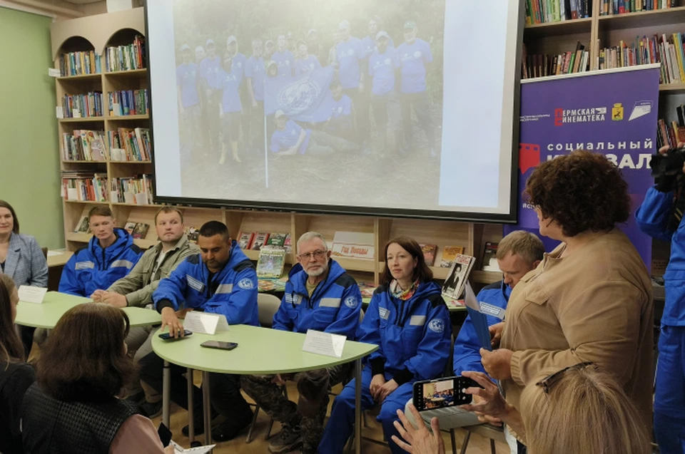 Фото: Роман Фролов, участники комплексной экспедиции на пресс-конференции в городе Чердынь
