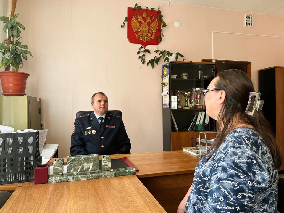 Житель Зеленогорска «спас» оставленные в банкомате деньги. Фото: краевое МВД