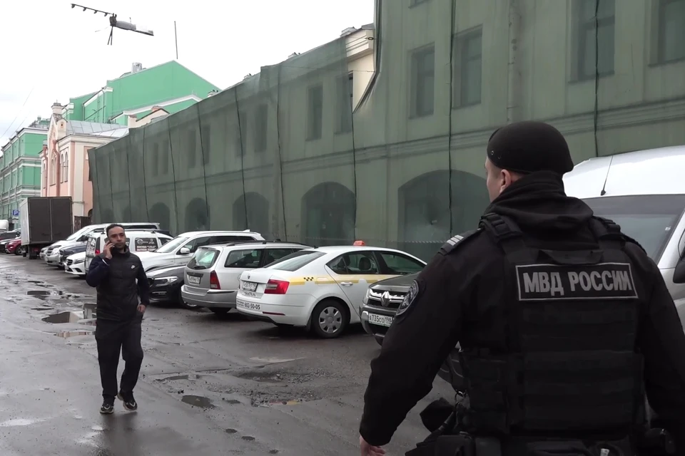 У нескольких десятков из которых выявили нарушения. Фото: ГУ МВД РФ по СПб и ЛО