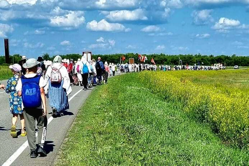 Крестный ход собрал около 1000 паломников
