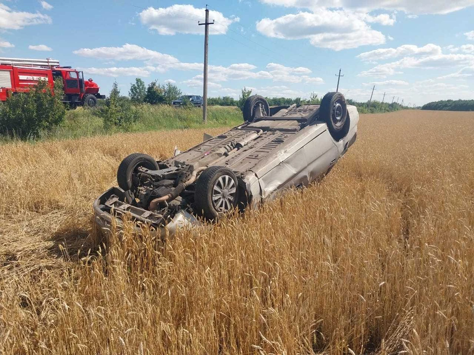 «Шевроле» вылетела в поле и перевернулась на крышу.