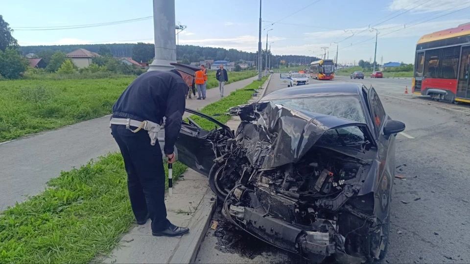 Водитель Audi врезался в два трамвая в Верхней Пышме. Фото: Госавтоинспекция Свердловской области