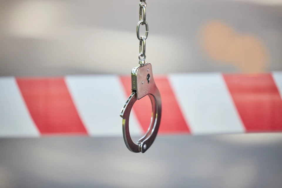 В Октябрьском районе задержали подозреваемых в вооруженном ограблении.