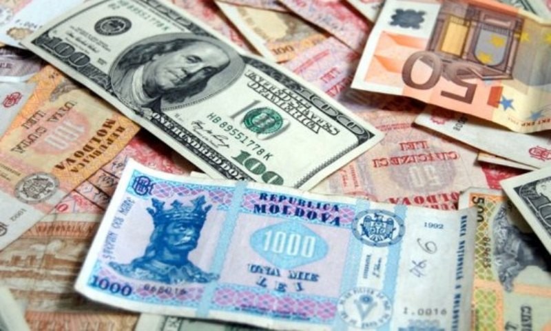 Эксперты рекомендуют диверсифицировать сбережения. Фото:соцсети