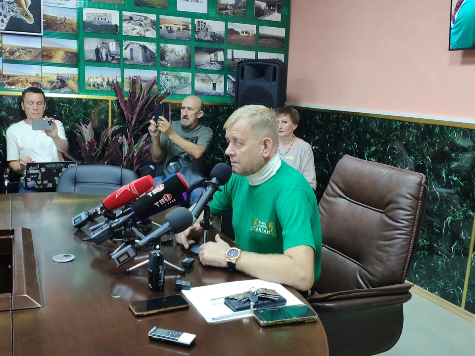 Зубков пришел на встречу с повязкой на шее