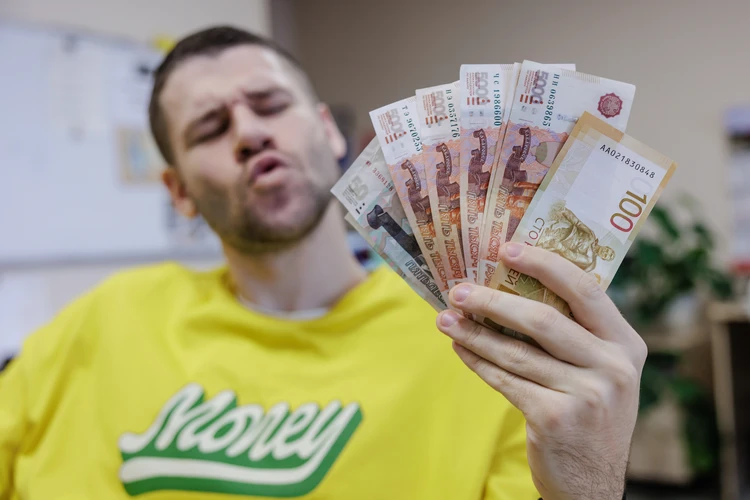 Владимир занял 47 место в рейтинге зарплат по отраслям