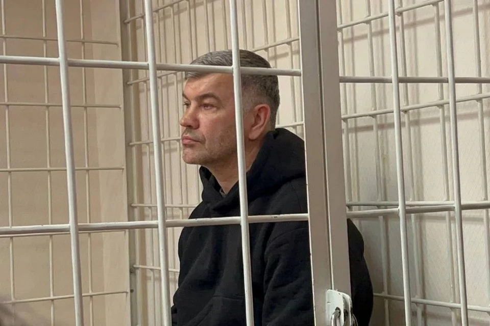 Министру промышленности Новосибирской области Гончарову продлили срок содержания под стражей.