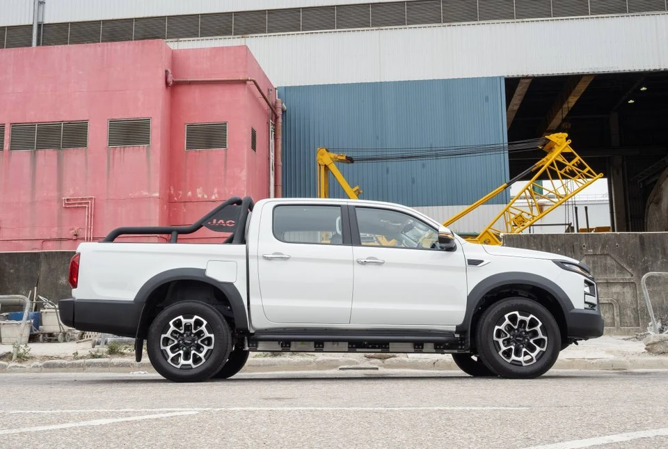 Среди производителей лидером стал китайский JAC, увеличивший продажи на 25 процентов. Фото: Teddy Leung / Shutterstock.com