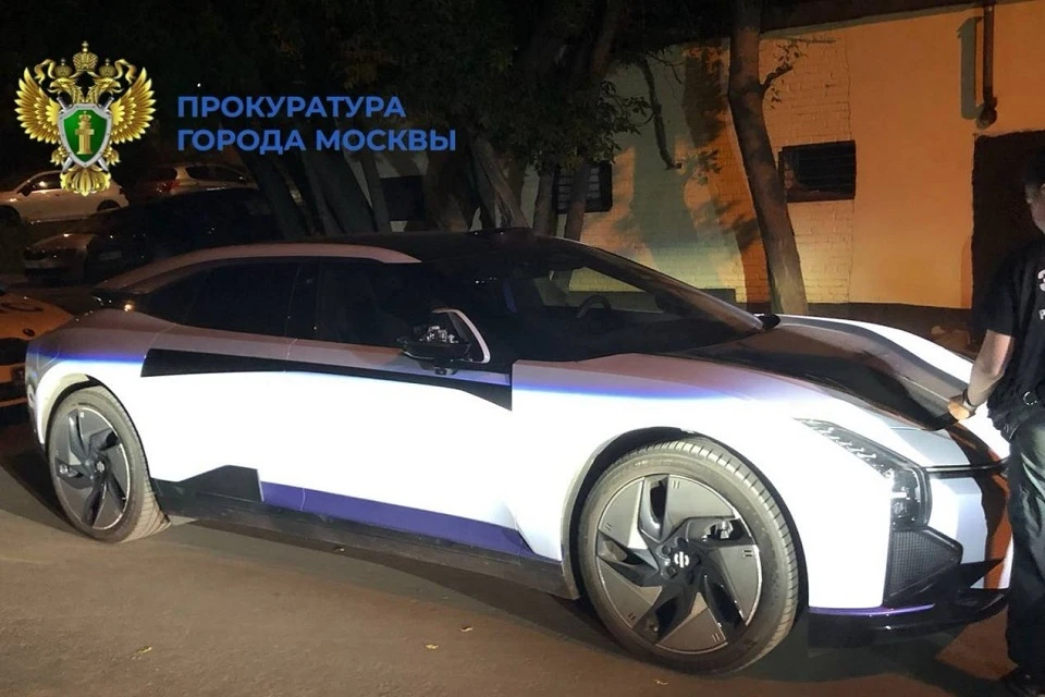 Фото сбившего пешеходов на набережной в Москве авто опубликовала прокуратура Фото: из Telegram-канала прокуратуры Москвы
