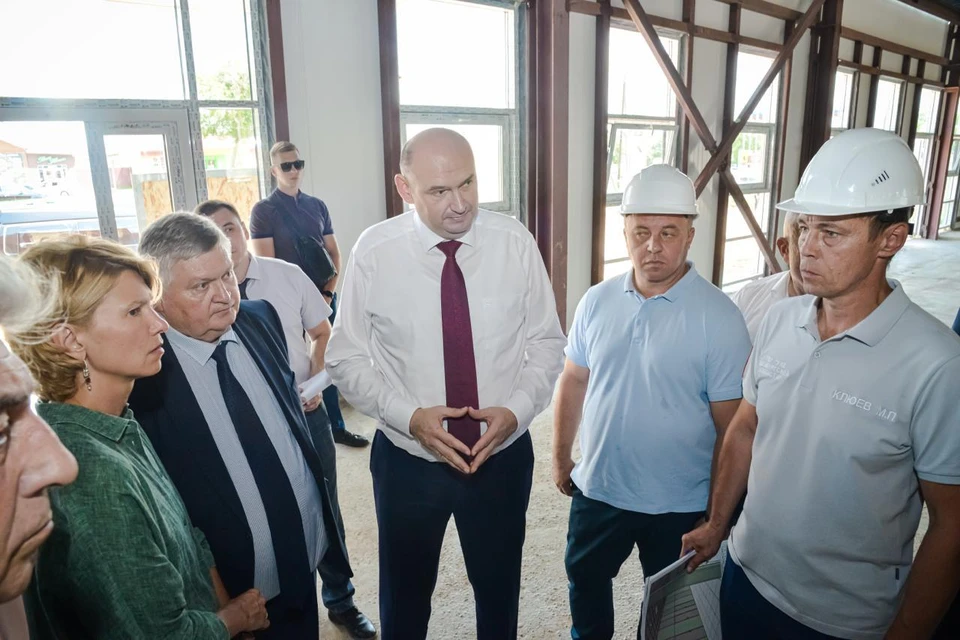 Министр сельского хозяйства РФ Оксана Лут и врио губернатора Оренбургской области Евгений Солнцев провели рабочее совещание