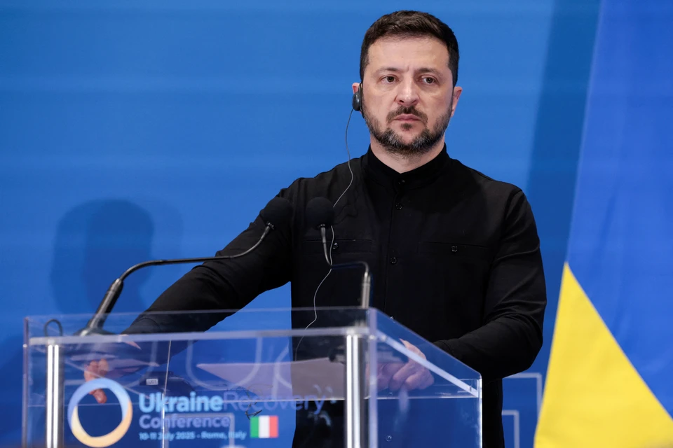 Владимир Зеленский внес в Раду законопроекты о продлении мобилизации и военного положения