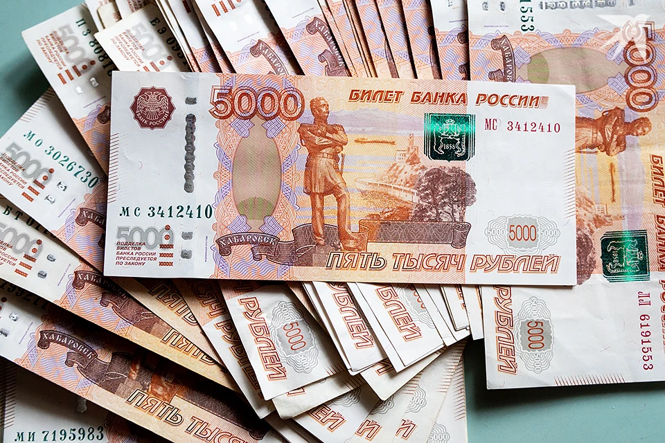 Помимо возмещения ущерба, мужчине теперь на два года запрещено занимать госдолжности, связанные с административно-хозяйственными функциями.