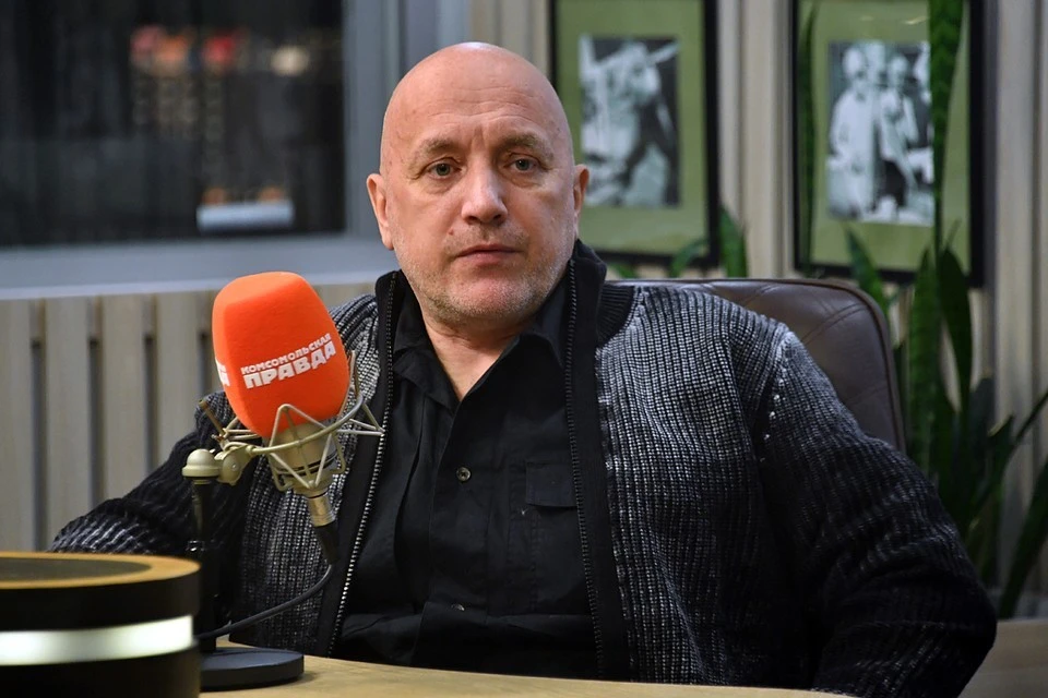 Захар Прилепин пообещал уволить сотрудников, если они еще раз устроят ему юбилей