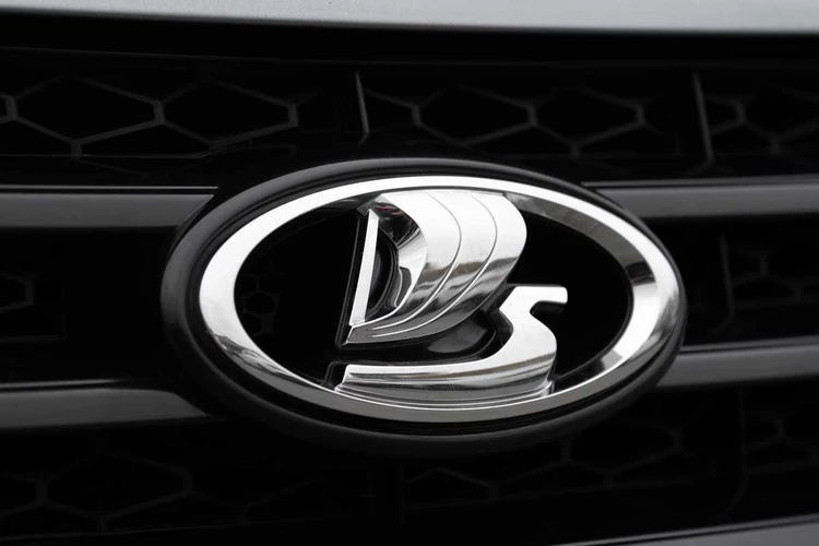 Завидная живучесть: АвтоВАЗ раскрыл реальный срок службы автомобилей LADA