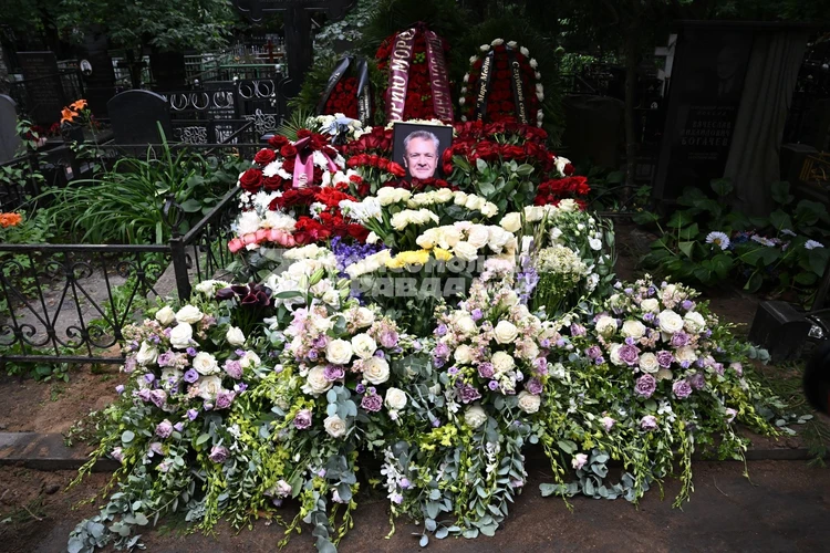 Маленькую дочку умершего от рака Юрия Мороза не пустили на похороны: вот что случилось
