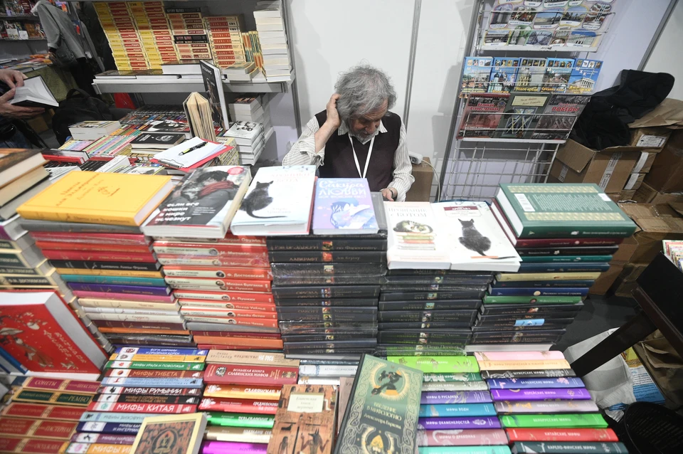 Книги будут переданы в социальные, образовательные и культурные учреждения.