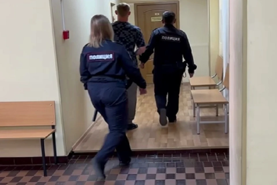 Обвиняемого в убийстве арестовал суд.