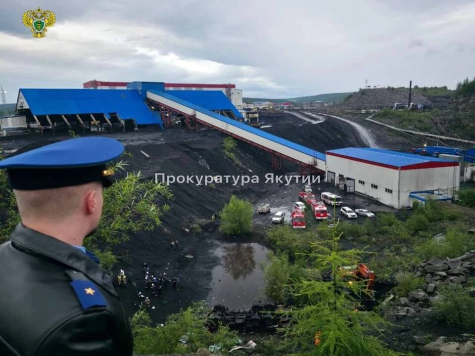13 человек погибли при падении вахтового автобуса с обрыва в Якутии. Фото: Telegram-канал прокуратуры Якутии