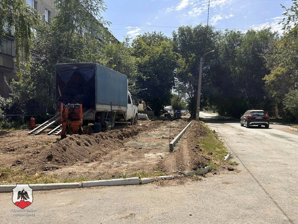 Пешеходный переход появился около дома №9А по улице Пацаева. Фото6 администрация Орска.