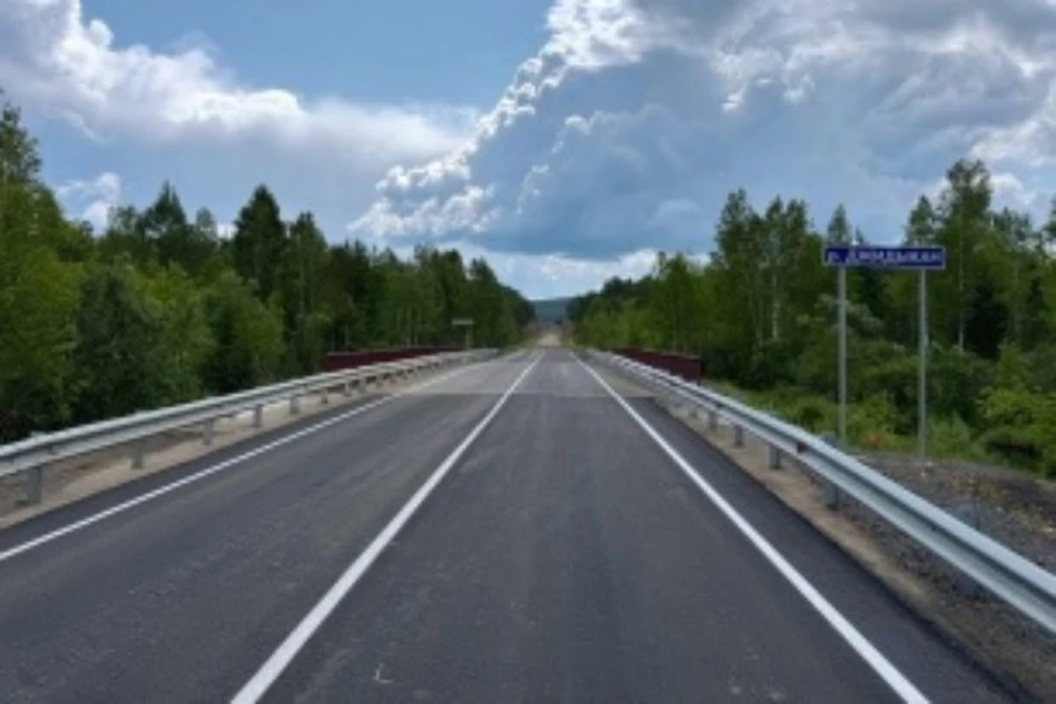 В Чунском районе открыли движение по восстановленному мосту через реку Джидыкан. Фото: правительство Иркутской области