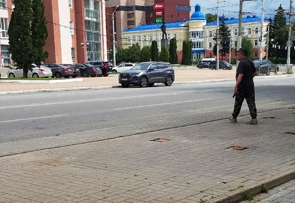 Новый остановочный павильон убрали с Московской площади в Калуге.