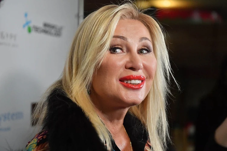 Набожная Вика Цыганова потребовала выкинуть Ленина из Мавзолея: "Прямо в ад!"