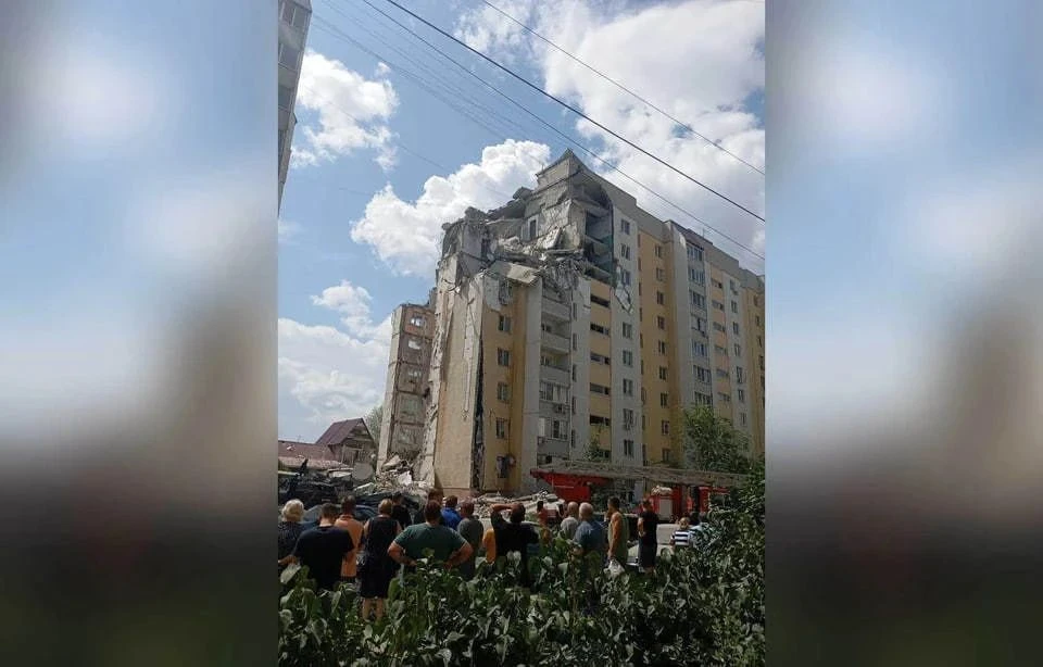 Соседний дом пострадал при взрыве газа в многоэтажном доме в Саратове. Фото: предоставлено очевидцами.