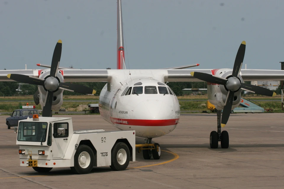 Следователи в Амурской области извлекли из-под обломков Ан-24 тела погибших