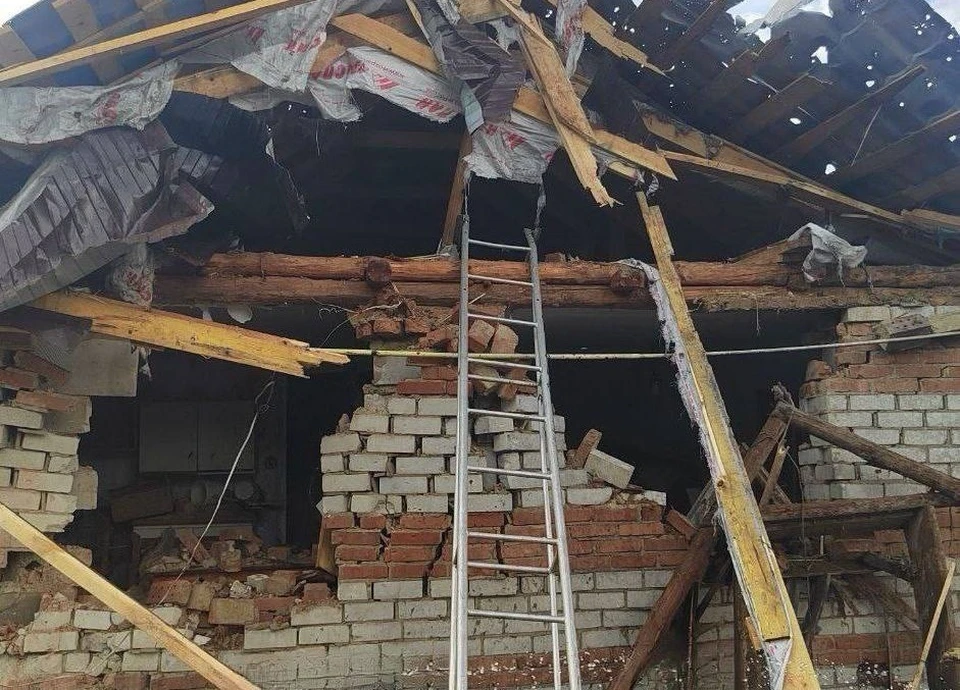 В Шебекино после обстрела разрушен частный дом