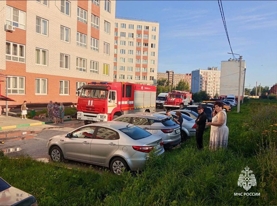 В Туле эвакуировали 15 жильцов из-за пожара в многоэтажке