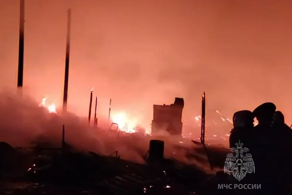 Сейчас причины возгорания неизвестны.