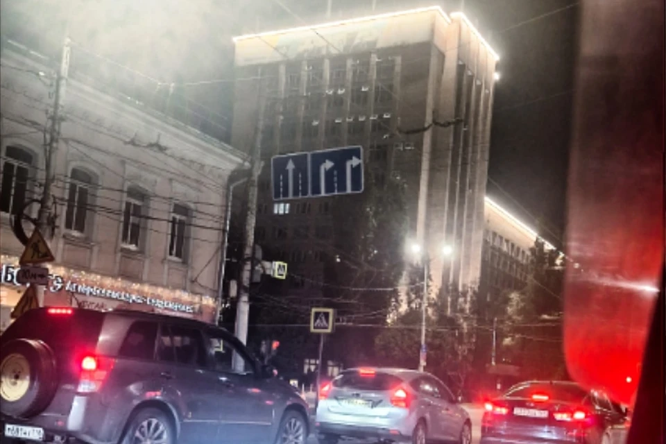 На перекрестке в центре Рязани изменили схему движения транспорта. Фото: ПУВР.