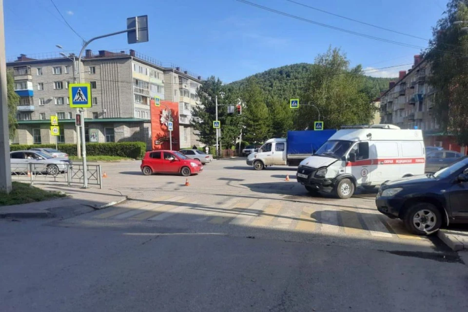 Сибиряк накануне пострадал в ДТП вблизи села Кызыл-Озек. Фото: МВД России по Республике Алтай