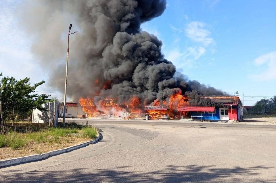 ВСУ обстреляли магазины в Великих Копанях. ФОТО: Владимир Сальдо.
