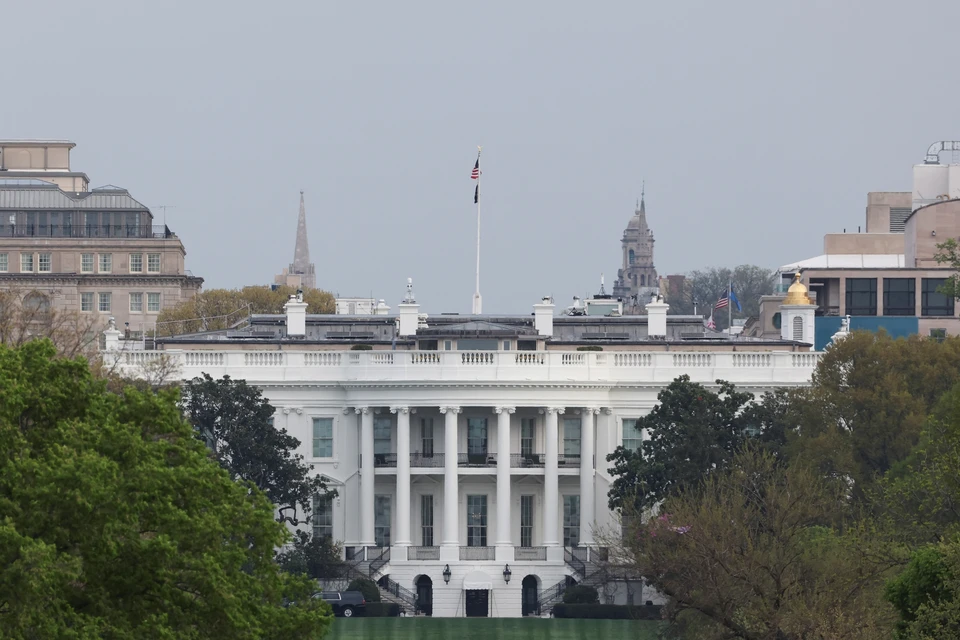 Экс-агент ЦРУ Хоффман: Администрация Трампа боится Медведева