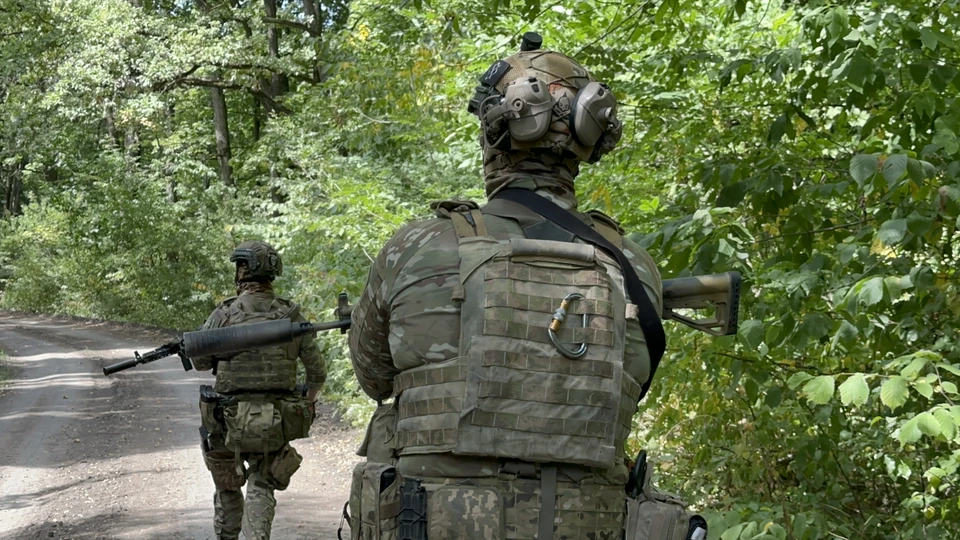 Среди найденного бойцами РФ оружия были гранаты М67 и снайперская винтовка FN SCAR