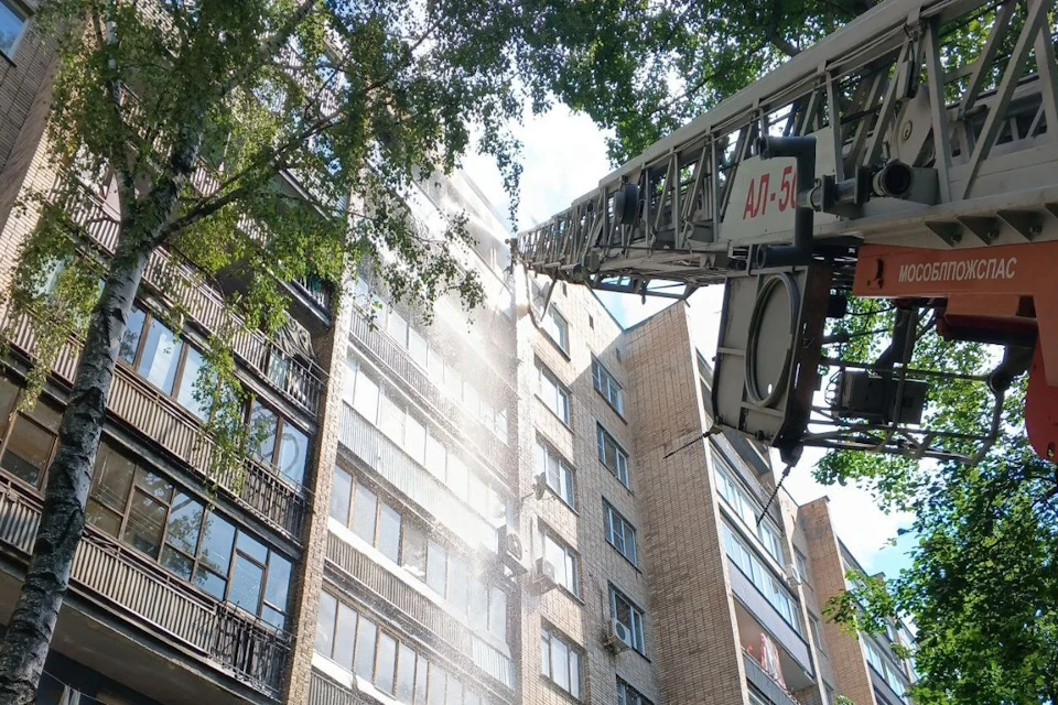 Четырех человек спасли во время тушения пожара в жилом доме в Черноголовке