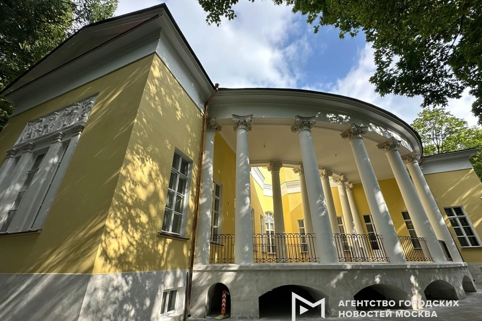 усадьба была богато отделана, но со временем часть деталей переделывалась. Фото: АГН Москва