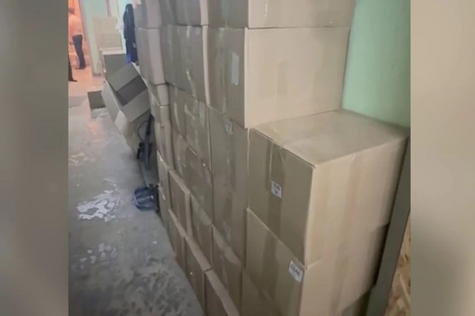 Полиция устанавливает причастных к организации цеха. Фото: пресс-служба ГУ МВД России по Ростовской области