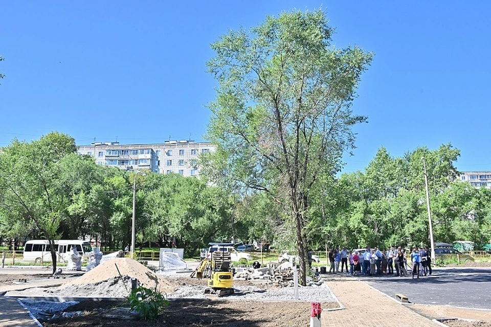 Новый сквер обустраивают в Хабаровске
