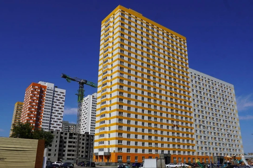 Они расположены в 17-25-этажном доме, который уже сдан в эксплуатацию.