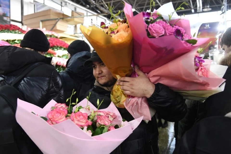 Учителям на 1 сентября лучше не дарить розы и георгины