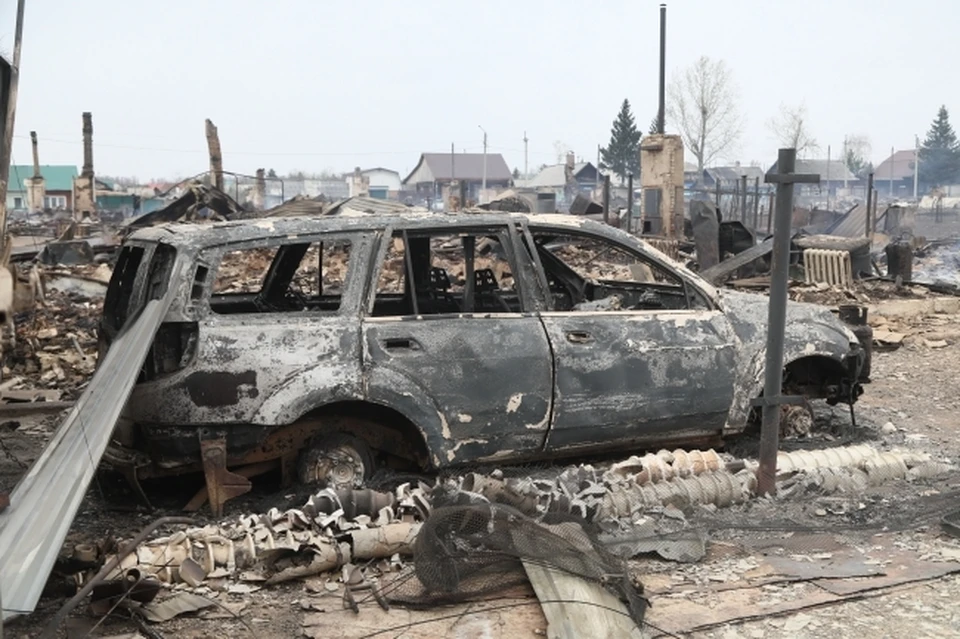 Всего сгорели три иномарки на Лермонтова, 16