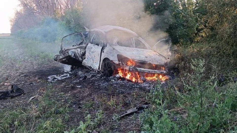 после удара дрона ВСУ в Белгородском районе сгорел автомобиль